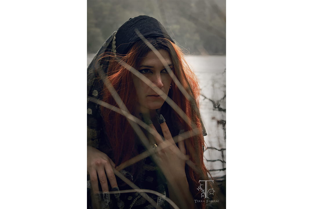 Morgane cachée dans les herbes_Carrousel